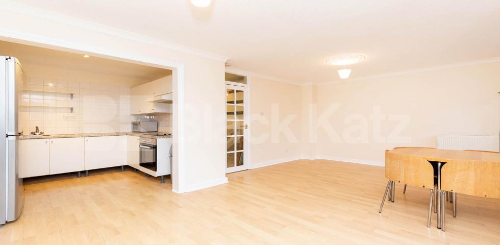 			4 Bedroom, 1 bath, 1 reception Apartment			 Parnell Road , Bow E3